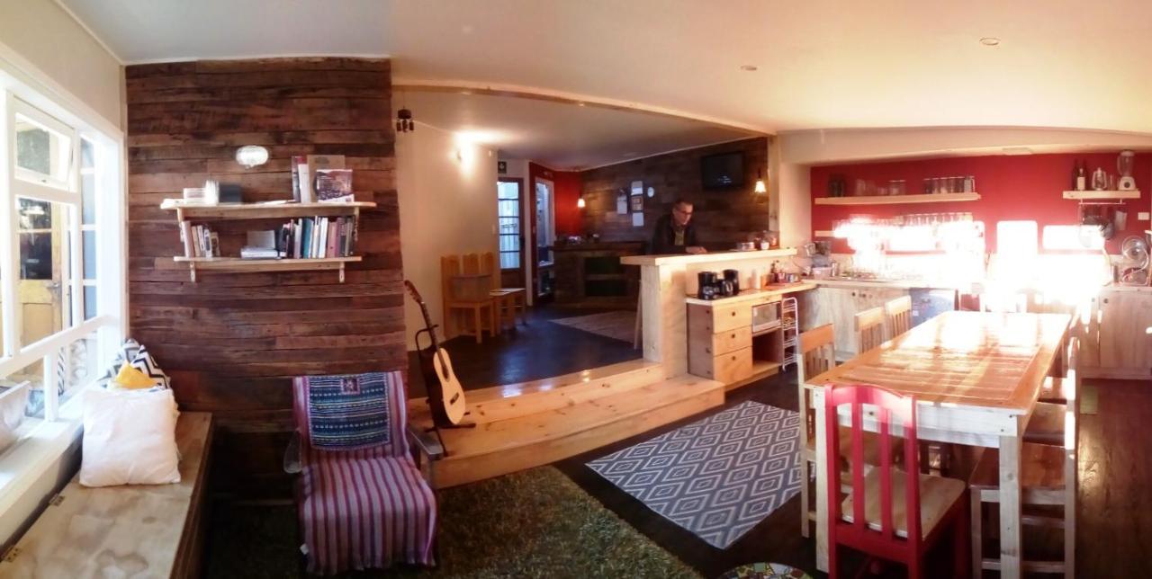 Ostello Treehouse Patagonia Puerto Natales Esterno foto