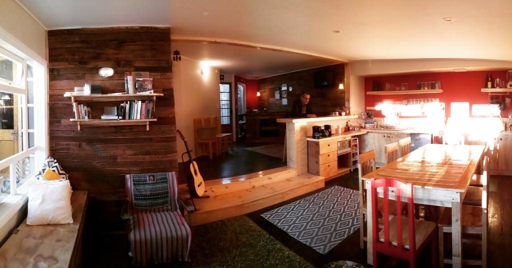 Ostello Treehouse Patagonia Puerto Natales Esterno foto